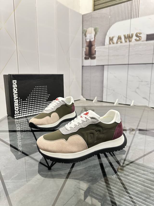 售 价: P 商品商标：Dsquard D2次方* 低帮运动鞋 正码码数: 38-45 可订做46. 商品材料：鞋面进口磨砂皮拼接原版材料，透气内里，原版大底。