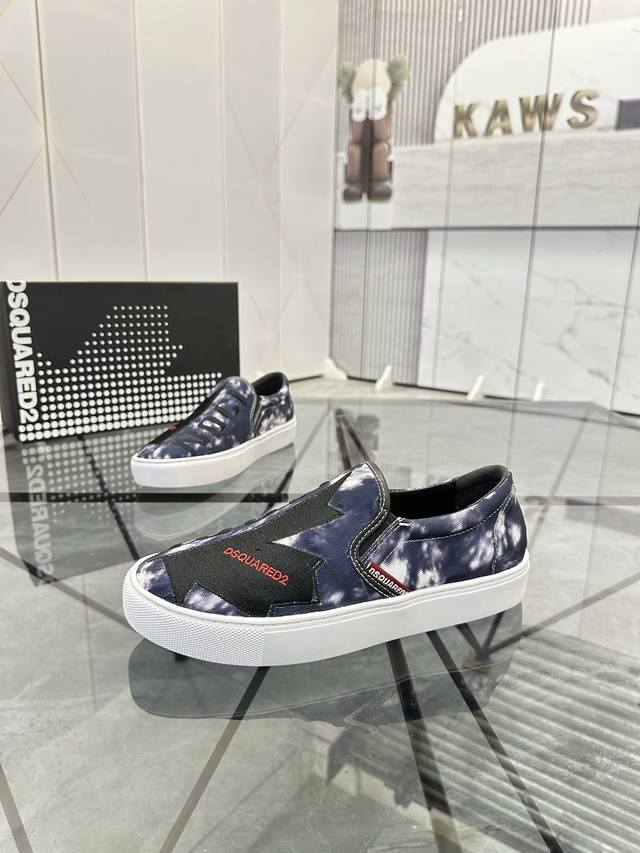 售 价: P 商品商标：Dsquard D2次方* 一脚蹬 正码码数: 35-45 可订做46. 商品材料：鞋面进口专柜原版材料，羊皮内里，原版大底。 编 号：