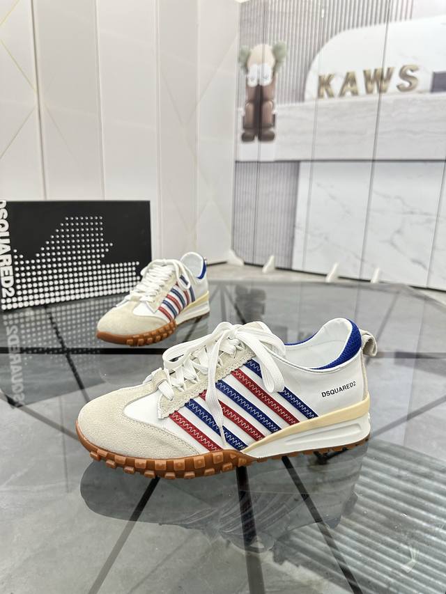 售 价: P 商品商标：Dsquard D2次方* 低帮休闲鞋 正码码数: 38-45 可订做46. 商品材料：鞋面进口牛皮拼接磨砂皮，羊皮内里，原版大底。 编