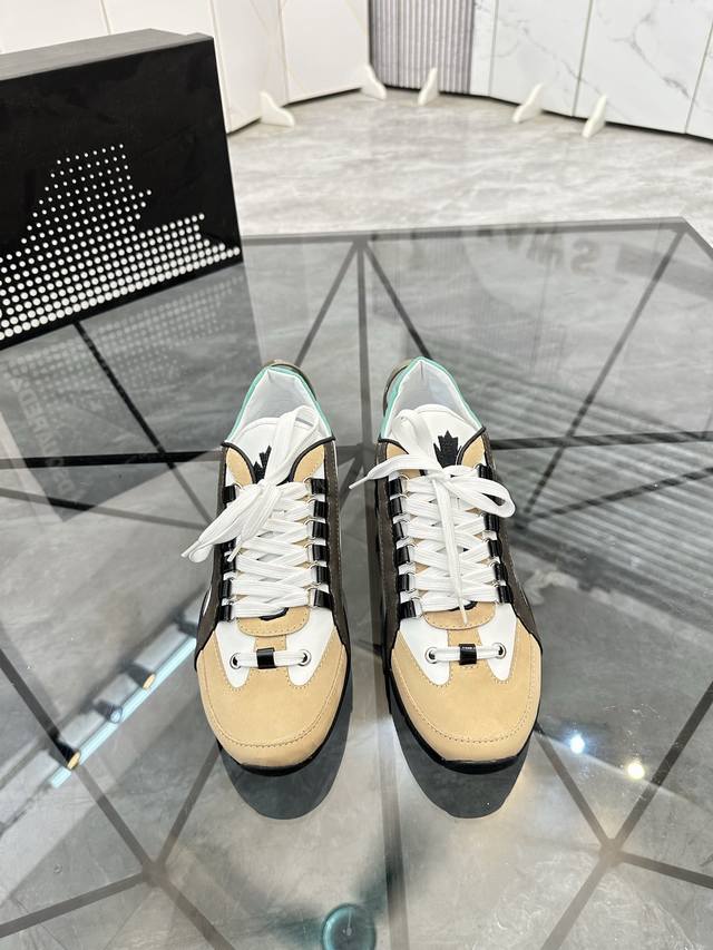 售 价: P 商品商标：Dsquard D2次方* 低帮休闲鞋 正码码数: 38-45 可订做46. 商品材料：鞋面进口牛皮拼接磨砂皮，羊皮内里，原版大底。 编