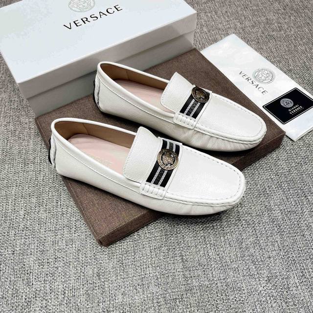 实价，范思哲官网旗舰店新款，鞋面原版牛皮+性感美灶莎头像，男士的最爱，舒适透气牛里 真材实料 ，原版进口耐磨橡胶底， 采用精湛工艺，鞋面好看奢华，男士心备佳品，