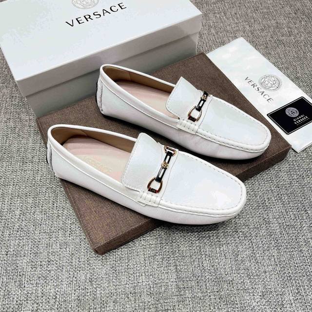 实价，范思哲官网旗舰店新款，鞋面原版牛皮+性感美灶莎头像，男士的最爱，舒适透气牛里 真材实料 ，原版进口耐磨橡胶底， 采用精湛工艺，鞋面好看奢华，男士心备佳品，