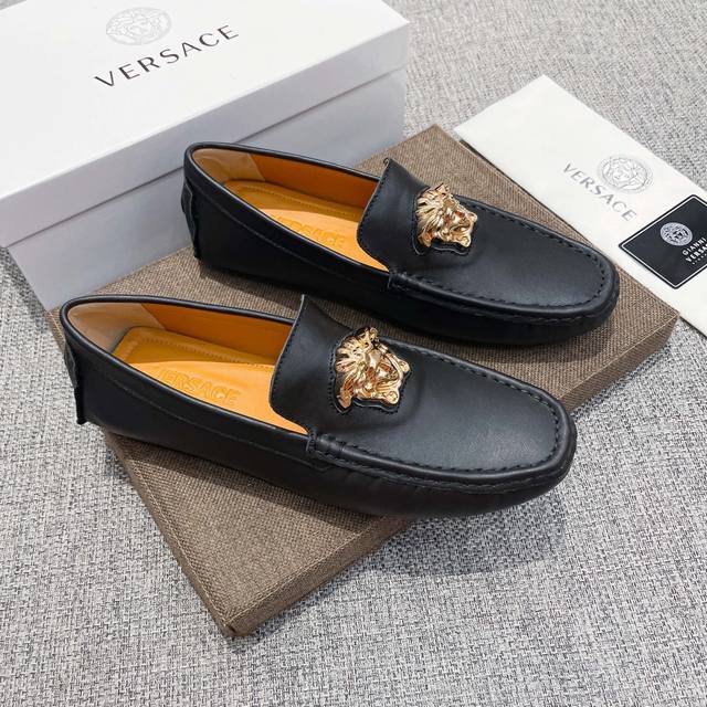 实价，范思哲官网旗舰店新款，鞋面原版牛皮+性感美灶莎头像，男士的最爱，舒适透气牛里 真材实料 ，原版进口耐磨橡胶底， 采用精湛工艺，鞋面好看奢华，男士心备佳品，