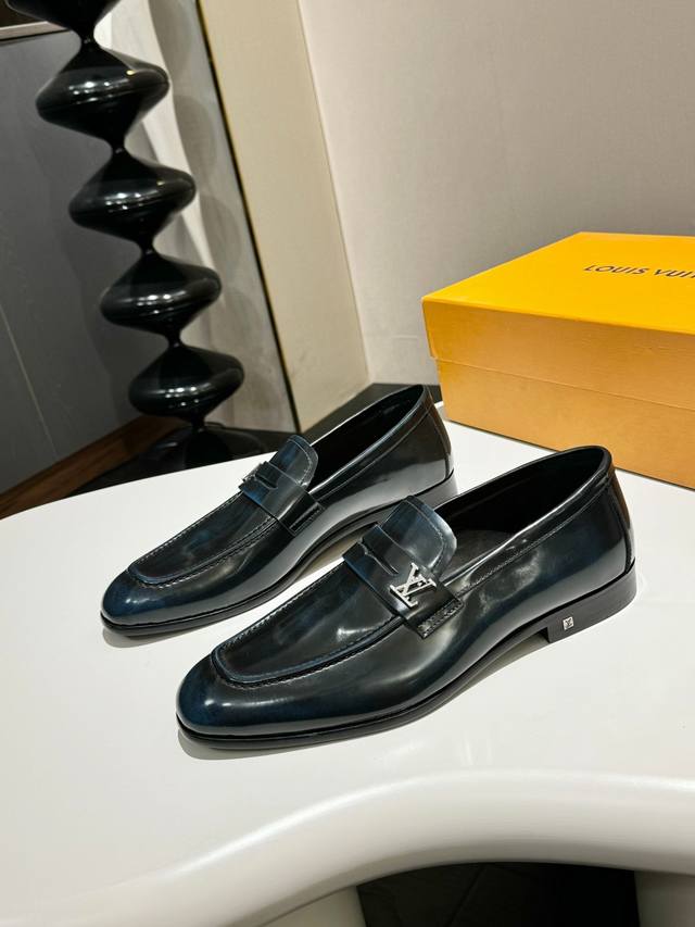 L.V~高端男士正装休闲皮鞋，经典款，高端大气，进口牛皮打造，小牛皮透气内里，真皮大底，顶级品质！ 元 Size：39-44 38.45.46定做