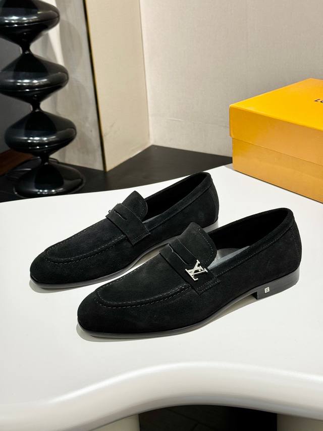 L.V~高端男士正装休闲皮鞋，经典款，高端大气，进口牛皮打造，小牛皮透气内里，真皮大底，顶级品质！ 元 Size：39-44 38.45.46定做