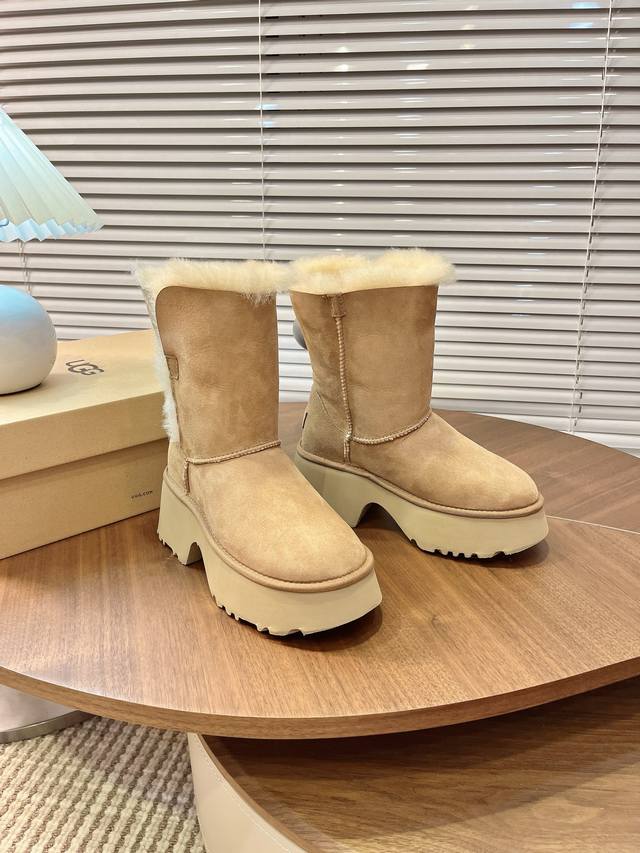 Ugg毛毛鞋雪地靴 一键Get宋雨琦同款穿搭！！！被宋雨琦Ugg的新海报狠狠种草 复制粘贴一下同款穿搭，上身真的巨显腿长！ 之前没穿过高跟的鞋子，今天上脚发现一