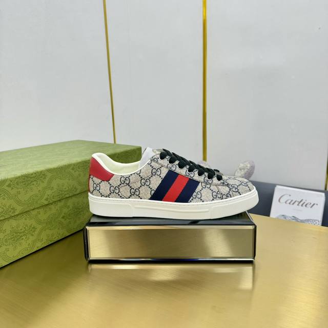 新版 男+40 顶级版本Gucci 早春古驰G家 小白鞋最新爆款Mac80 运动鞋 情侣款 休闲 复古 做旧 脏脏鞋 小脏鞋 小白鞋 原版购入开发 做货 古驰M