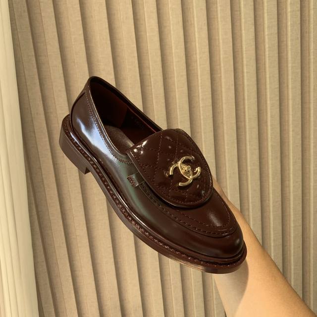 官网同步高版本更新，Chanel 香奈儿早春新款顶级秋鞋单鞋系列__________________ 春季香家必备爆款，女神系列，拥有香家特色优雅名媛气质，超级