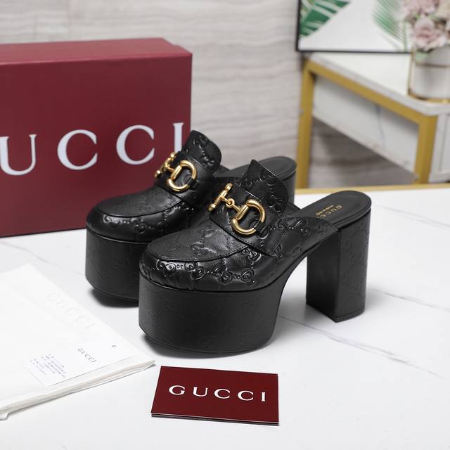 最高版本 Gucci 2025春季款新防水台高跟罗马凉鞋 走鞋款秀 古驰 恨天高 后空拖鞋 时尚的品牌Logo持加，具有超辨高识度 各品大争牌恐先推后出超系跟高