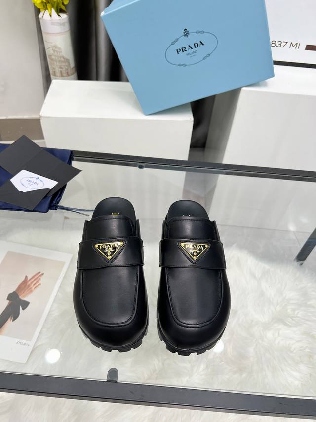 市场顶级版2660Ss Prada普拉达三角标 顶级品质 集优雅知性复古可爱于一身 鞋面：原版牛皮开边珠牛皮 内里：牛皮里 原版 意大利发泡大底 30色供应 S