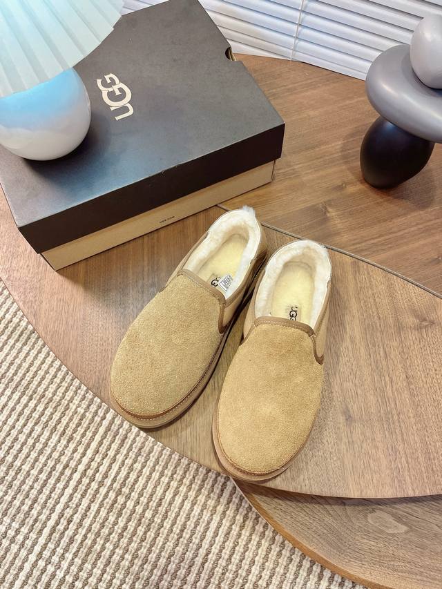 男款 .男士 男鞋冬季雪地靴 毛毛鞋 一脚蹬休闲鞋搭配系数也是百分百 炸好看时尚感十足穿上气场爆涨 鞋面：优质牛反绒 内里：羊皮毛一体内里羊毛 大底：Eva防滑