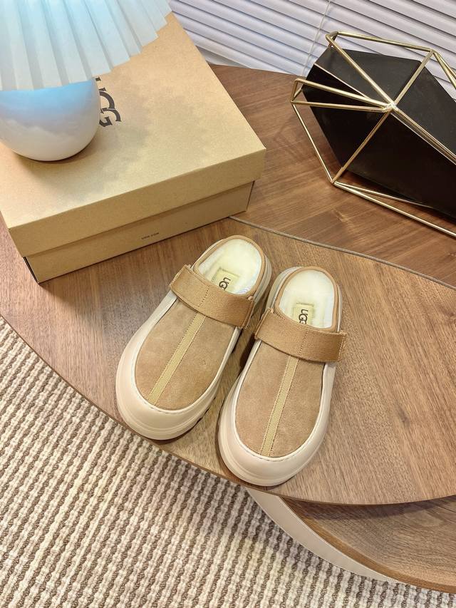 新款Ugg上市啦！ 秋冬摩登休闲男女款 情侣款低帮鞋 雪地靴 拖鞋两穿鞋 被这组丑萌面包鞋拿捏 麂皮+羊皮毛一体内里，一脚蹬超方便 可调节鞋面束带 魔术贴设计适