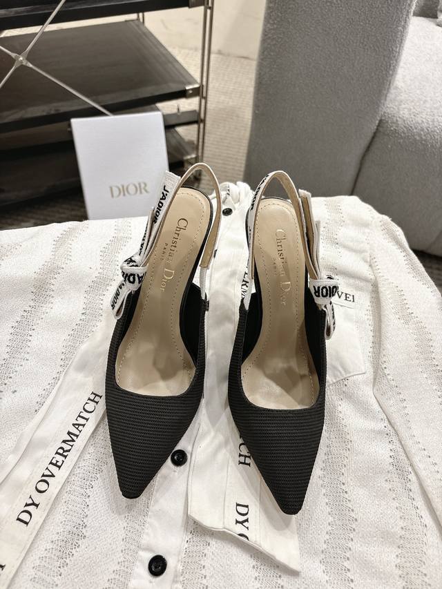 Dior 迪奥 经典织带 猫跟 凉鞋，Dior 高贵优雅的最顶级段位 ，随意对比验货，J'adior刺绣饰带 蝴蝶结鞋，并以简洁净色来增强百搭 把女人味展现得淋