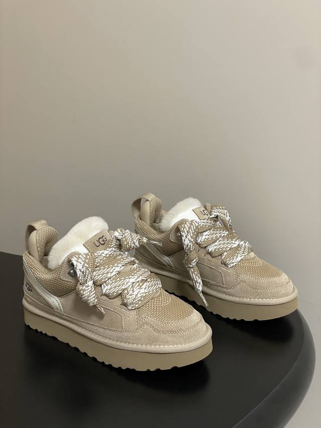 Ugg.梅尔休闲鞋 羊毛雪地靴 街头款 8890 2Cm超轻鞋底，牛皮网状织物鞋面 穿着舒服，时尚又不失可爱，又好看又实穿 码数：#35-39 40定做不退换