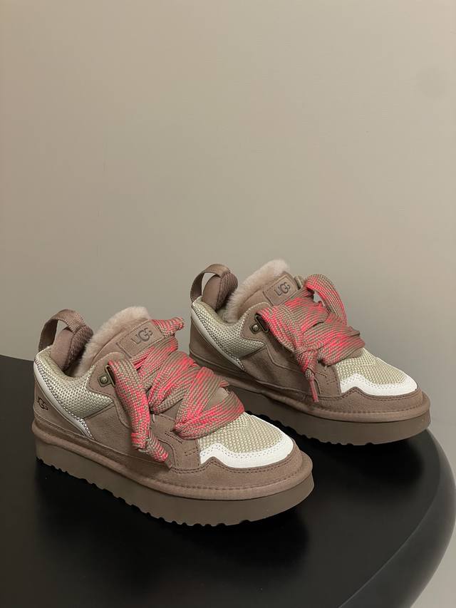 Ugg.梅尔休闲鞋 羊毛雪地靴 街头款 8890 2Cm超轻鞋底，牛皮网状织物鞋面 穿着舒服，时尚又不失可爱，又好看又实穿 码数：#35-39 40定做不退换