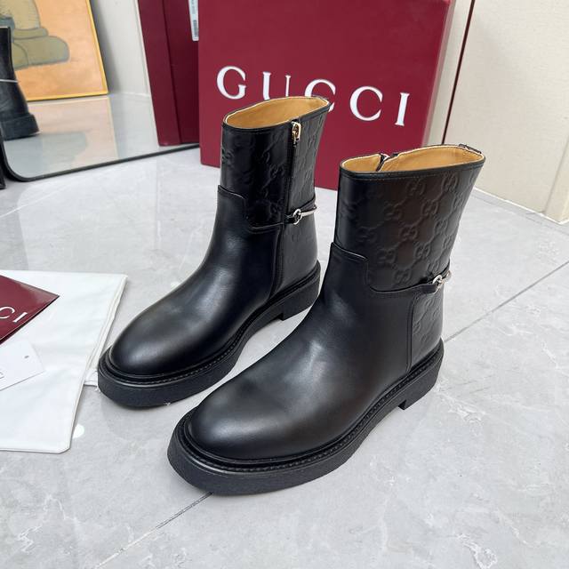 短款 长款 Gucci 古驰 25秋冬 经典马衔扣骑士靴 顶级版本！欢迎对比！标志马衔扣焕新再现为新季日常穿搭添注时尚魅力！ 鞋面:牛皮 羊猄 内里: 进口牛皮