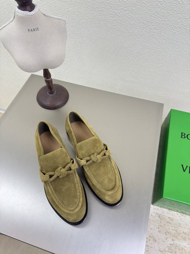 皮扣款单鞋 Bottega Venet* 女士Astaire乐福 单鞋 原版一比一做法 一致结绳皮扣 橄榄绿 当今流行的又一趋势 天花板啦 最全色百搭 精致平底