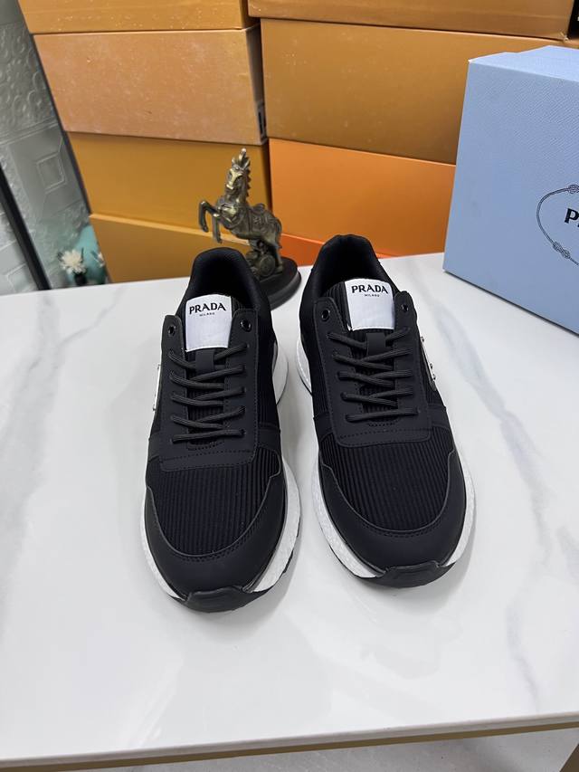 调工厂P价 男装男鞋 运动原单 普拉达 休闲板鞋 官网同步新款 进口打蜡牛皮牛皮内里制作原版中底 私家定制滴胶发泡大底大底组合 38-44M