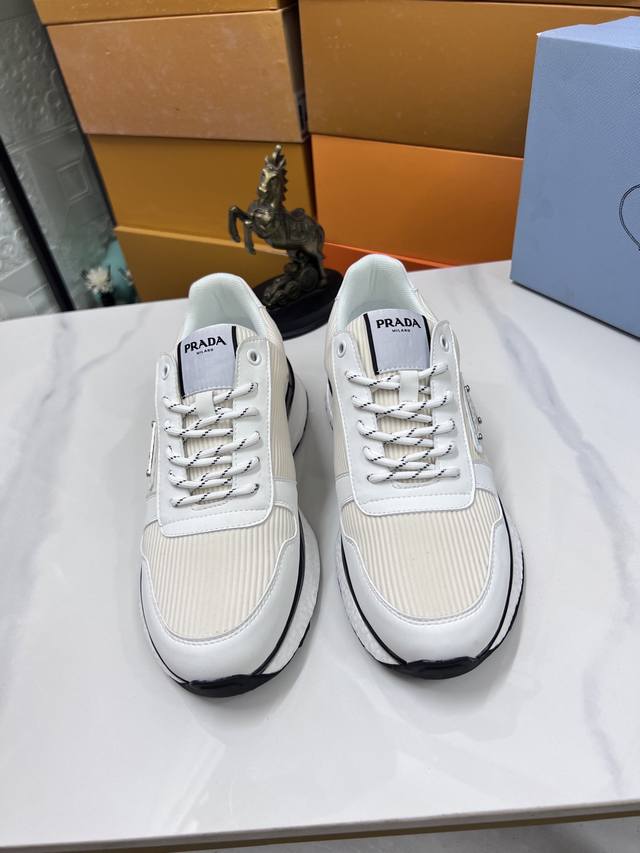 调工厂P价 男装男鞋 运动原单 普拉达 休闲板鞋 官网同步新款 进口打蜡牛皮牛皮内里制作原版中底 私家定制滴胶发泡大底大底组合 38-44M