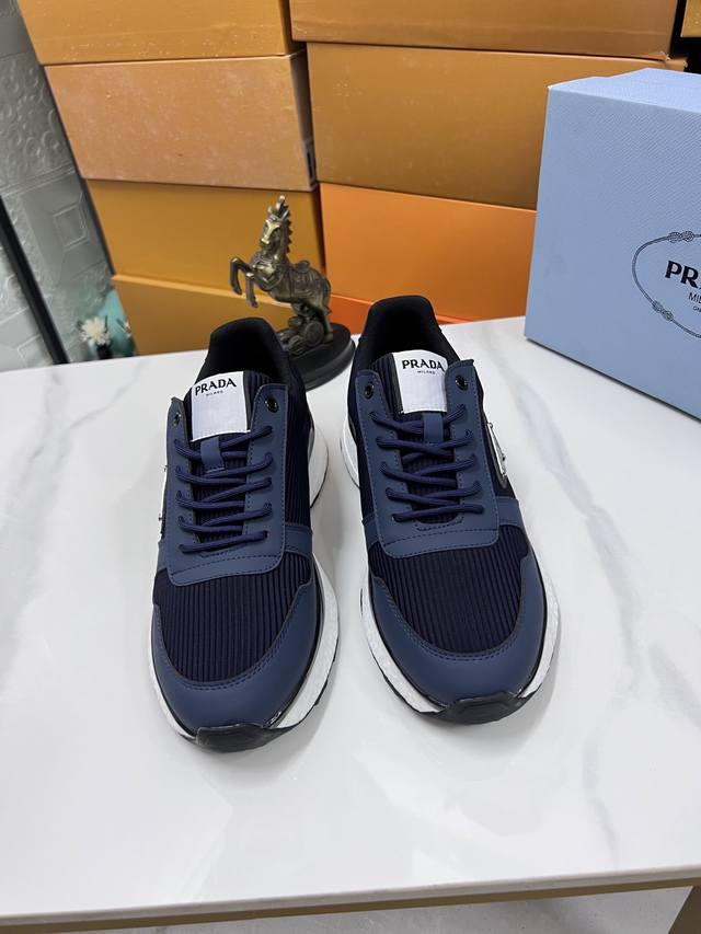 调工厂P价 男装男鞋 运动原单 普拉达 休闲板鞋 官网同步新款 进口打蜡牛皮牛皮内里制作原版中底 私家定制滴胶发泡大底大底组合 38-44M