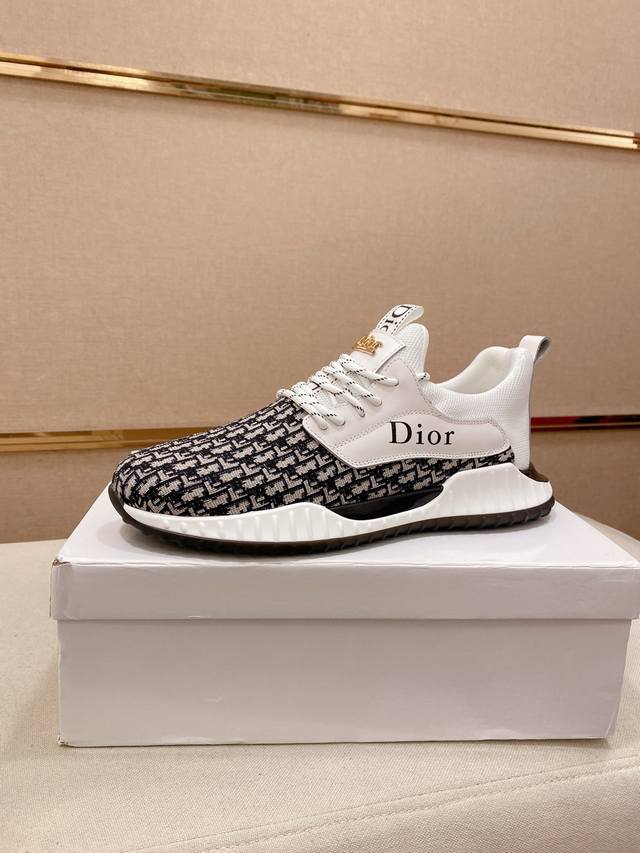 调工厂P价 男装男鞋 运动原单 迪奥 Dior 新款休闲运动风男鞋，全新春夏季款设计，完美做工，系带懒人款打造装柜品质，鞋面：进口牛皮，羊皮内里柔软舒适，超轻T