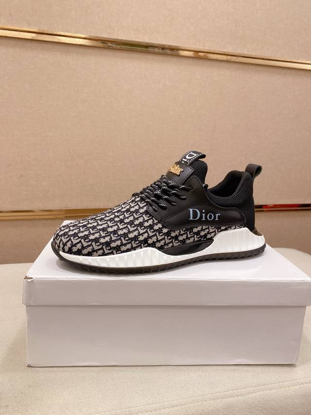 调工厂P价 男装男鞋 运动原单 迪奥 Dior 新款休闲运动风男鞋，全新春夏季款设计，完美做工，系带懒人款打造装柜品质，鞋面：进口牛皮，羊皮内里柔软舒适，超轻T