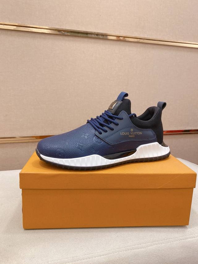 调工厂P价 男装男鞋 运动原单 Lv 路易威登。最新潮鞋休闲鞋实体店爆款。新品春夏季舒适进口定制原版牛皮，独特提花面料元素设计。搭配羊皮内里，Lv原版底， 高端