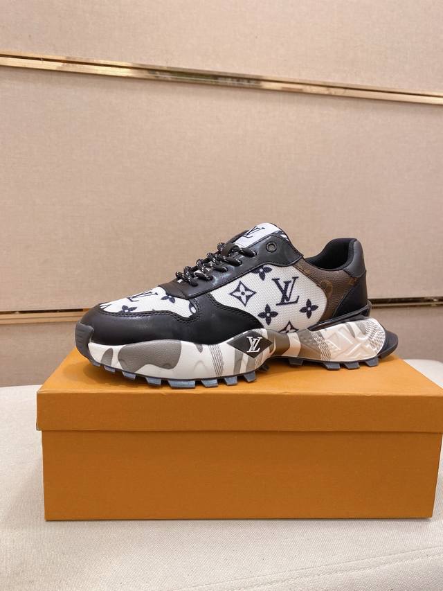 调工厂P价 男装男鞋 运动原单 Lv 路易威登。最新潮鞋休闲鞋实体店爆款。新品春夏季舒适进口定制原版牛皮，独特提花面料元素设计。搭配羊皮内里，Lv原版底， 高端