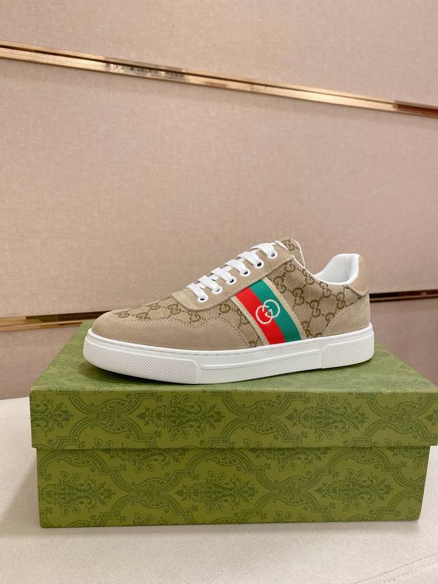 调工厂P价 女装女鞋 运动原单 古奇Gucci 官网最新款休闲时尚男鞋，爆款版型简洁大气，潮男专属.独有的官网最新品牌元素元素古奇原版装饰，时尚又大方，面料原版