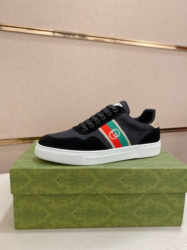调工厂P价 女装女鞋 运动原单 古奇Gucci 官网最新款休闲时尚男鞋，爆款版型简洁大气，潮男专属.独有的官网最新品牌元素元素古奇原版装饰，时尚又大方，面料原版