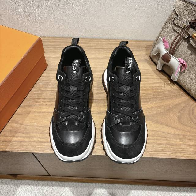 调工厂P价 男装男鞋 运动原单 Hermes家25Ss秋冬新品！经典靴型+英伦拼色设计，进口小牛皮，经典耐看！原版倒模楦型，极致1:1形体，进口高端牛皮呈现出精