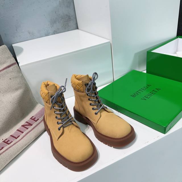 工厂P价 女装女鞋 运动原单！顶级品质Bottega Veneta 25Ss秋冬新品短靴踢不烂马丁靴大黄蜂短靴！ 墙裂推荐 厚底马丁靴 真的满满的酷酷风 休闲又