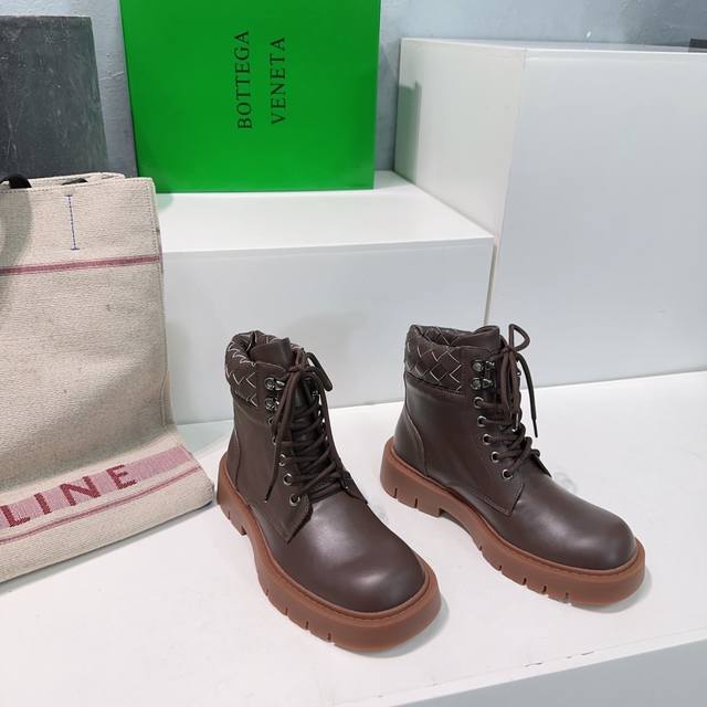 工厂P价 女装女鞋 运动原单高品质出厂顶级品质Bottega Veneta 25Ss秋冬新品短靴踢不烂马丁靴大黄蜂短靴！ 墙裂推荐 厚底马丁靴 真的满满的酷酷风