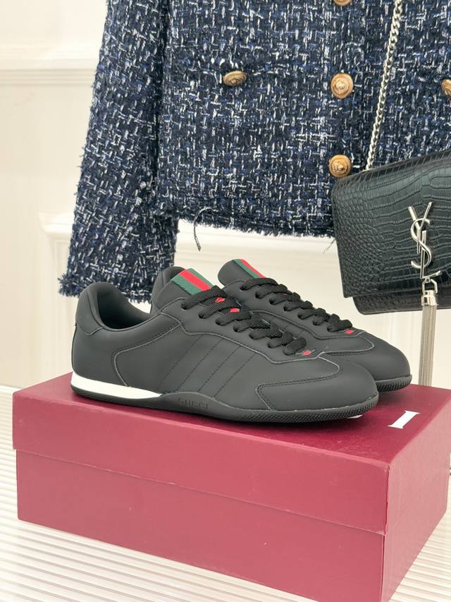 工厂P价 女装女鞋 运动原单 Gucci 古驰25Wf新品彩虹织带休闲德训鞋 当70年代运动基因遇上大胆色彩表达 这款休闲德训鞋以革新姿态重塑经典 让每一步都踏