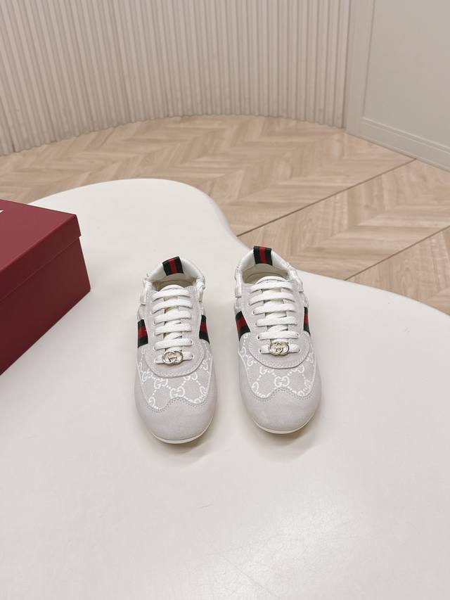 工厂P价 女装女鞋 运动原单 Gucci Shift 新款 复古德训鞋运动鞋 经典红绿织带一秒吸睛，层次感非常强，超轻薄底:超火的薄底鞋风潮，上脚贴地，走路像踩
