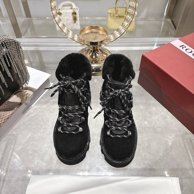 出厂 顶级品质 Roger Vivier Fw25 Mew Arrival～ Rv 罗杰维维亚秋冬新款羊毛短靴 Viv' Rangers T Ruck系列｜个性