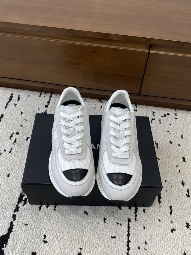 香奈儿休闲小皮鞋 ～原版小牛皮熊猫鞋 Chanel 香奈儿 25C 最新爆款 熊猫 黑白 运动鞋 休闲板鞋 小香 爆款单品 经典黑白 熊猫配色 Coco女孩必要