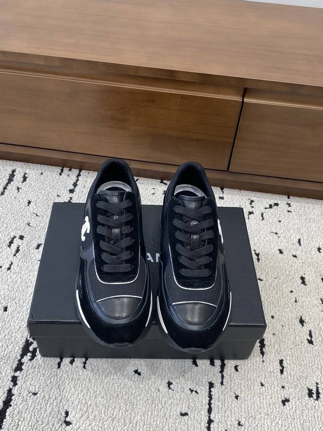 香奈儿休闲小皮鞋 ～原版小牛皮熊猫鞋 Chanel 香奈儿 25C 最新爆款 熊猫 黑白 运动鞋 休闲板鞋 小香 爆款单品 经典黑白 熊猫配色 Coco女孩必要