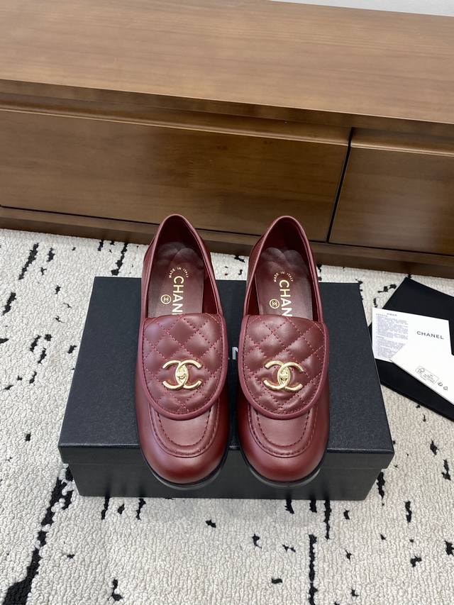 2025秋冬新款乐福鞋粗跟鞋官网同步高版本更新，Chanel 香奈儿新款顶级秋鞋单鞋系列__________________ 香家必备爆款，女神系列，拥有香家特