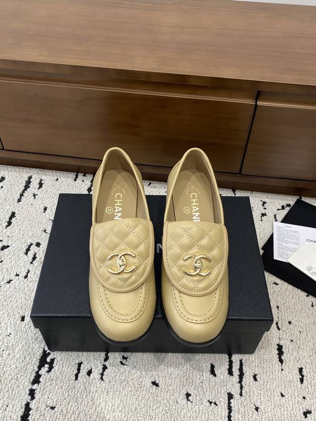 2025秋冬新款乐福鞋粗跟鞋官网同步高版本更新，Chanel 香奈儿新款顶级秋鞋单鞋系列__________________ 香家必备爆款，女神系列，拥有香家特