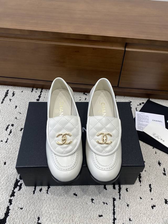 2025秋冬新款乐福鞋粗跟鞋官网同步高版本更新，Chanel 香奈儿新款顶级秋鞋单鞋系列__________________ 香家必备爆款，女神系列，拥有香家特