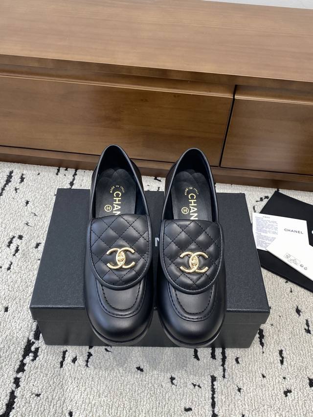 2025秋冬新款乐福鞋粗跟鞋官网同步高版本更新，Chanel 香奈儿新款顶级秋鞋单鞋系列__________________ 香家必备爆款，女神系列，拥有香家特