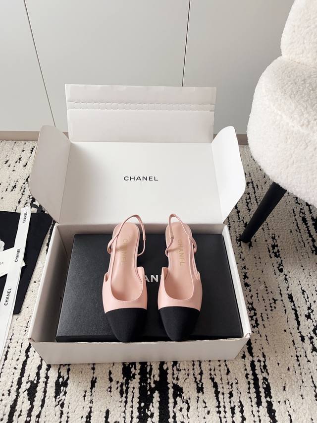 飞机盒+10Chanel 中空鞋｜官网同步 代购级臻藏 香家走秀款中空鞋终于等到！ 从鞋型到双C金属扣 每一处都按原版1:1复刻 连内里羊皮、意产真皮底都完美还