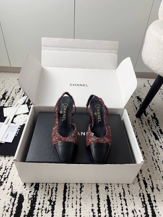 飞机盒+10Chanel 中空鞋｜官网同步 代购级臻藏 香家走秀款中空鞋终于等到！ 从鞋型到双C金属扣 每一处都按原版1:1复刻 连内里羊皮、意产真皮底都完美还