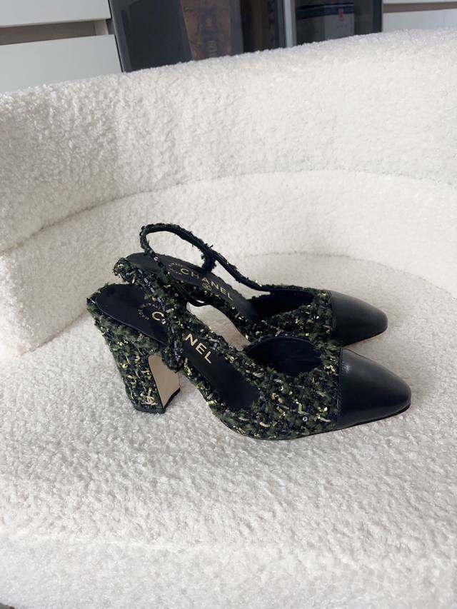 飞机盒+10Chanel 中空鞋｜官网同步 代购级臻藏 香家走秀款中空鞋终于等到！ 从鞋型到双C金属扣 每一处都按原版1:1复刻 连内里羊皮、意产真皮底都完美还