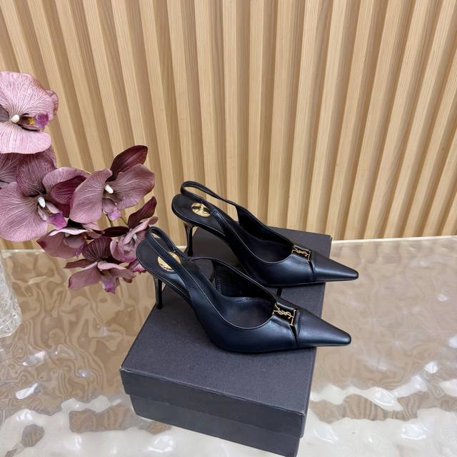Ysl 圣罗兰 Ss2025早春新款 夏季新品 走秀款高跟凉鞋 2025全新春夏系列后带方扣高跟凉鞋 ！ 尖头高跟拖鞋淡淡的夏日里怎么少得了一双仙女鞋 各种小裙