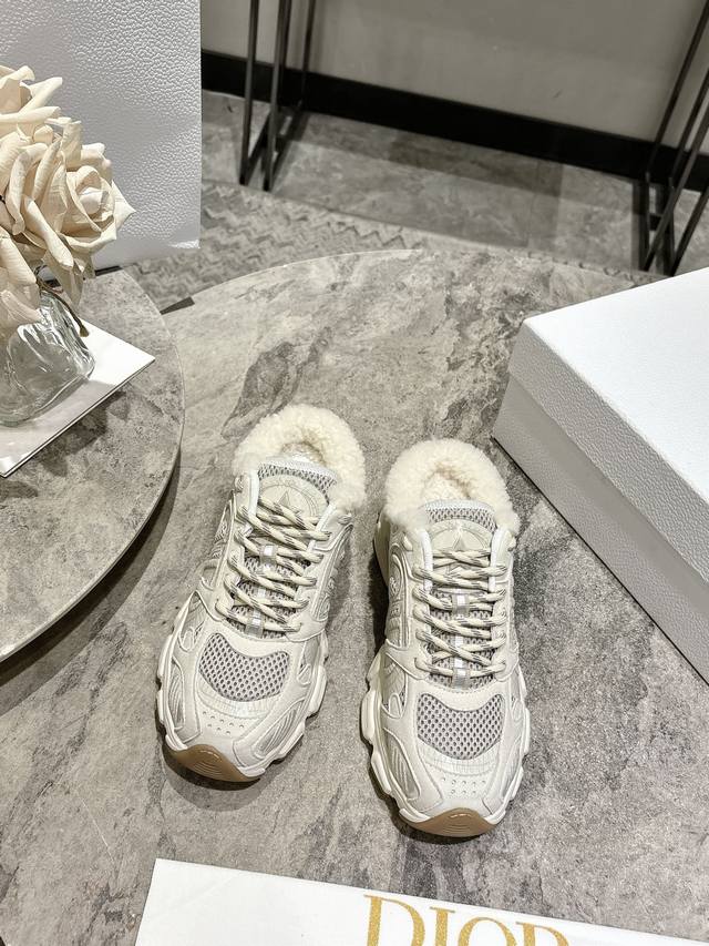 最新爆款 明星款2025主推爆品 全新发售的迪奥 Dior Chrono 新款休闲运动鞋跑鞋老爹鞋半拖 真的酷毙了，未来感十足原版完美复刻！羊毛里 全对版材质