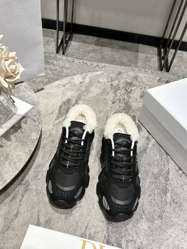 最新爆款 明星款2025主推爆品 全新发售的迪奥 Dior Chrono 新款休闲运动鞋跑鞋老爹鞋半拖 真的酷毙了，未来感十足原版完美复刻！羊毛里 全对版材质