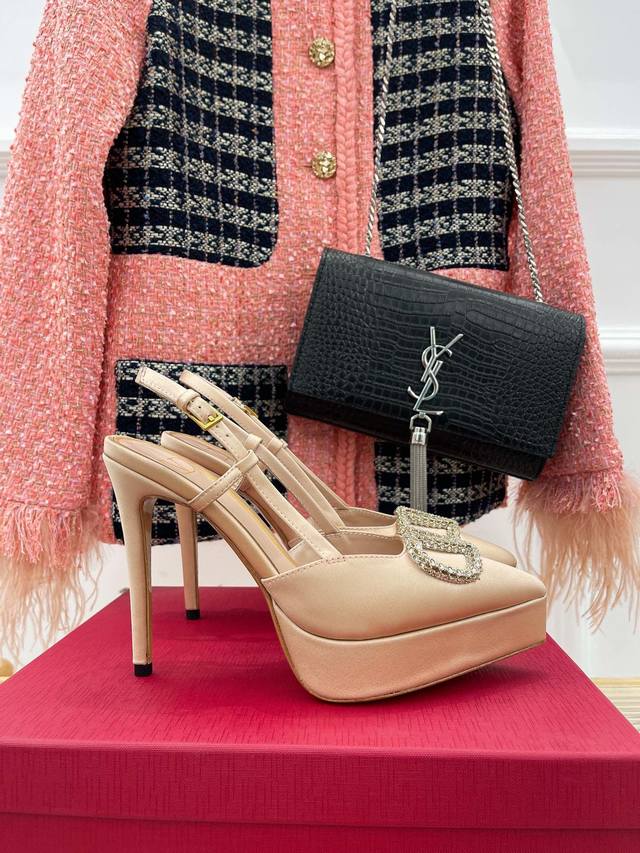 厂价 Valentin｜华伦天伦春夏发布会新品