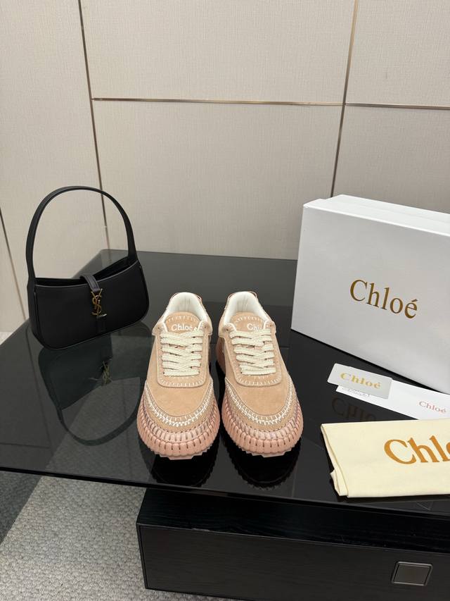 Chloe 克洛伊 最新的缝马克线 原版私模高密度发泡鞋底 人工固特异手法穿线 配上后所有的位置刚刚好 所有的工艺与材质原版一致 绝对是一双耐穿耐看行走江湖必备  Chloe 克洛伊 最新的缝马克线 原版私模高密度发泡鞋底 人工固特异手法穿线 配上后所有的位置刚刚好 所有的工艺与材质原版一致 绝对是一双耐穿耐看行走江湖必备